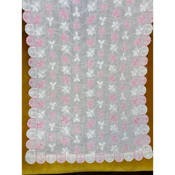 VINTAGE TABLE RUNNER Pink White Embroidered - Scalloped Edge - 38" x 12" -Floral - Picture 1 of 10